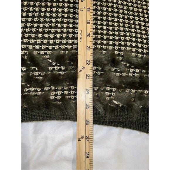 Chico’s Green Gold Shawl One Size OS Net Pullover Crochet Knit Shimmer Faux Fur - Picture 13 of 16